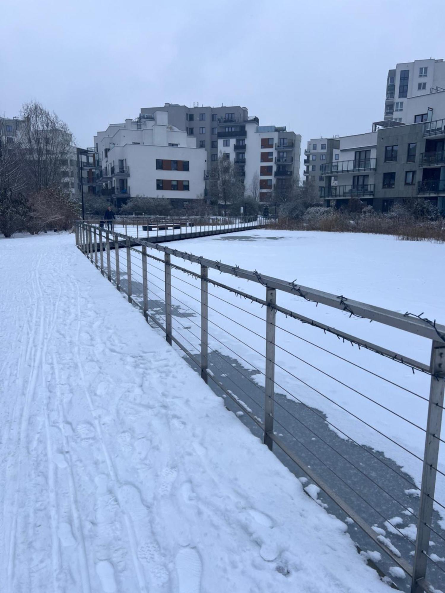 Апартаменты Lake Park Apartament With Free Parking Airport Netflix Варшава Экстерьер фото