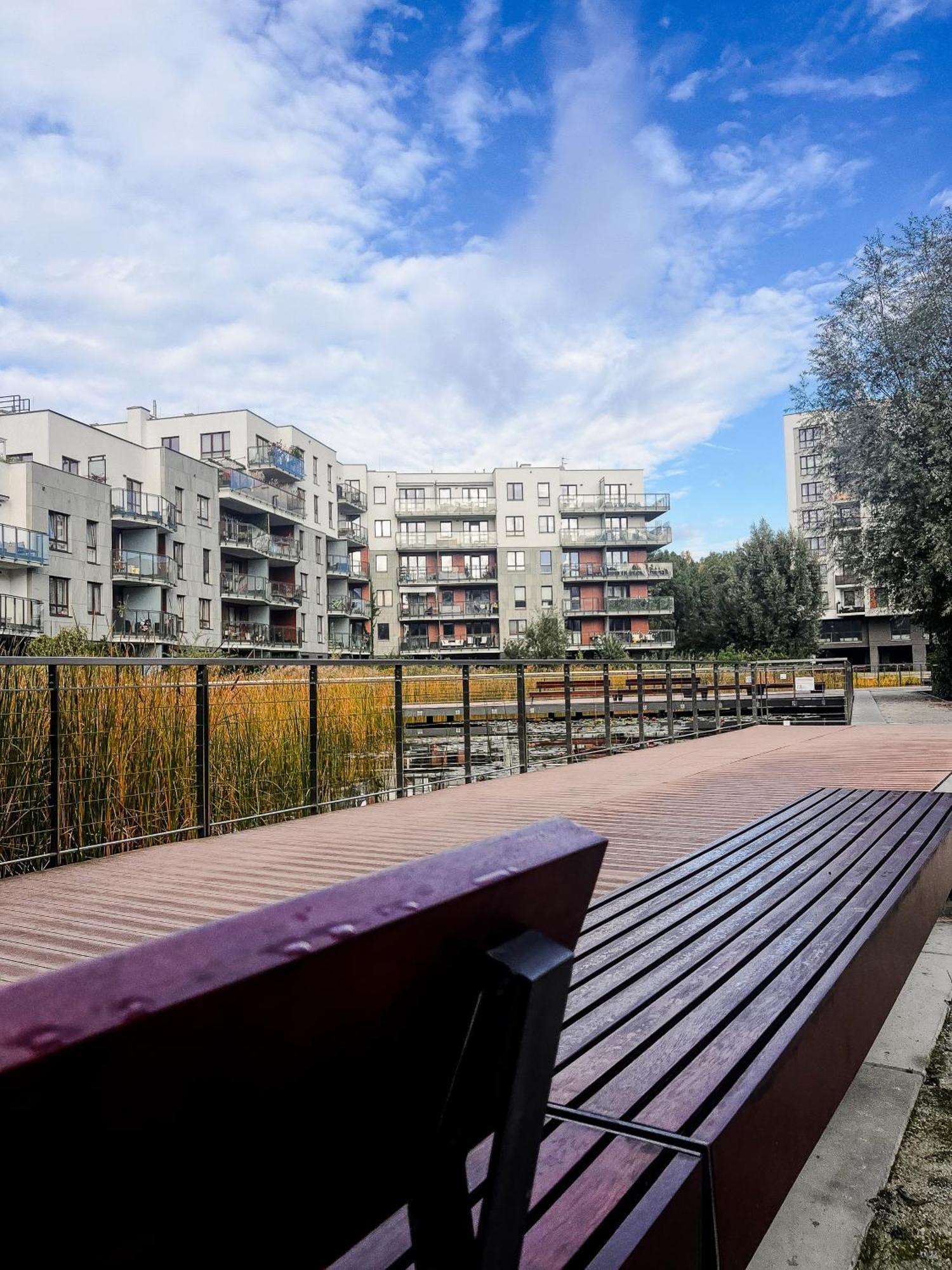 Апартаменты Lake Park Apartament With Free Parking Airport Netflix Варшава Экстерьер фото